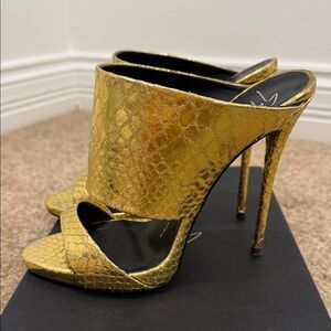 Giuseppe Zanotti Gold Croc Embossed Mule Heels – Size 37 – Worn Once – Ultra